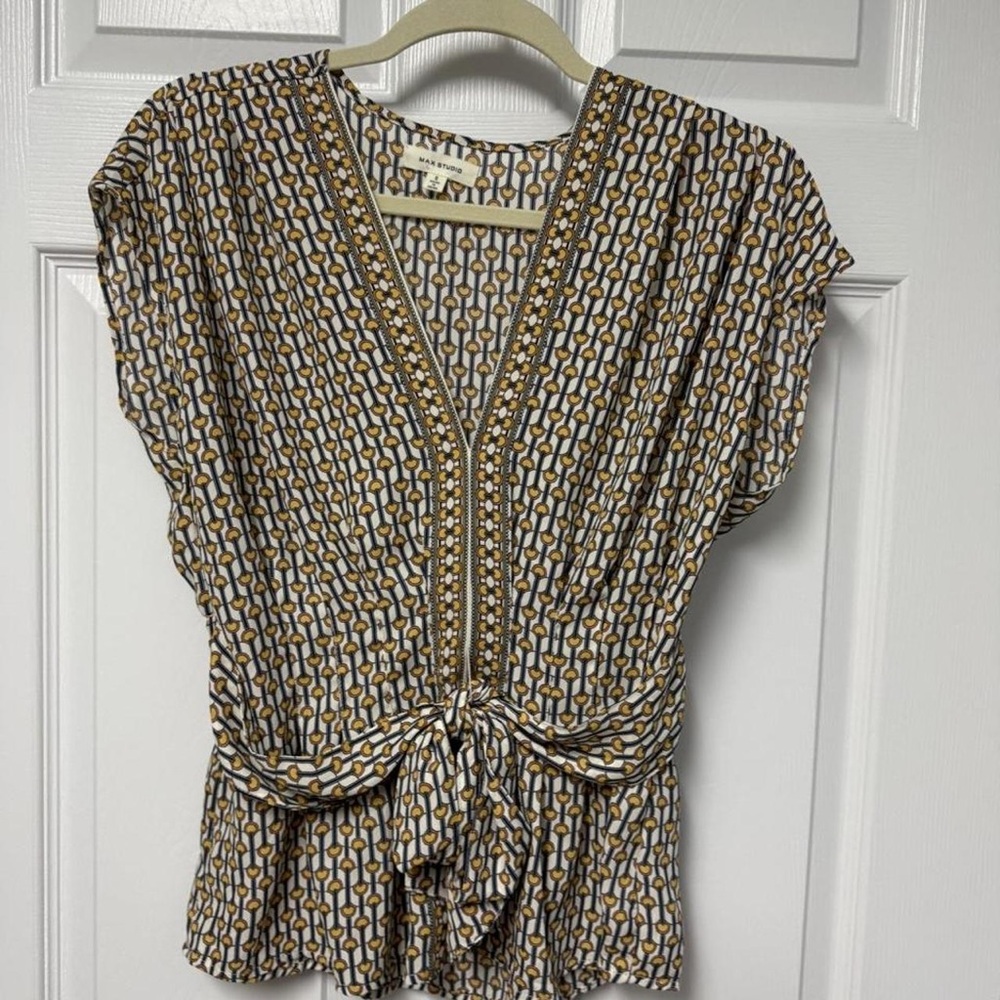 Max Studio Mustard and White Tie-Front V-Neck Blouse